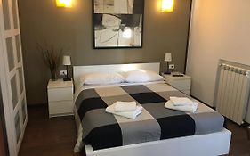 Almi Rooms